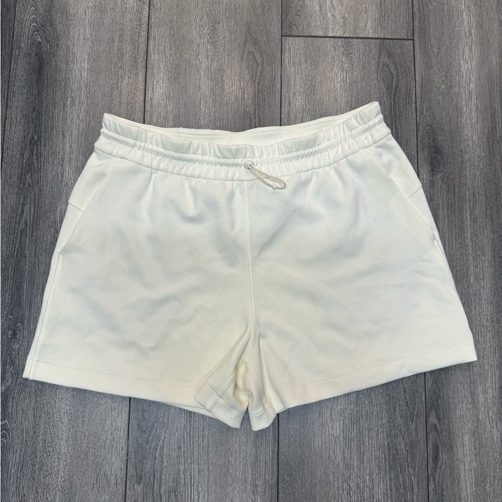 Lululemon Softstream High Rise Shorts - Picture 7 of 7